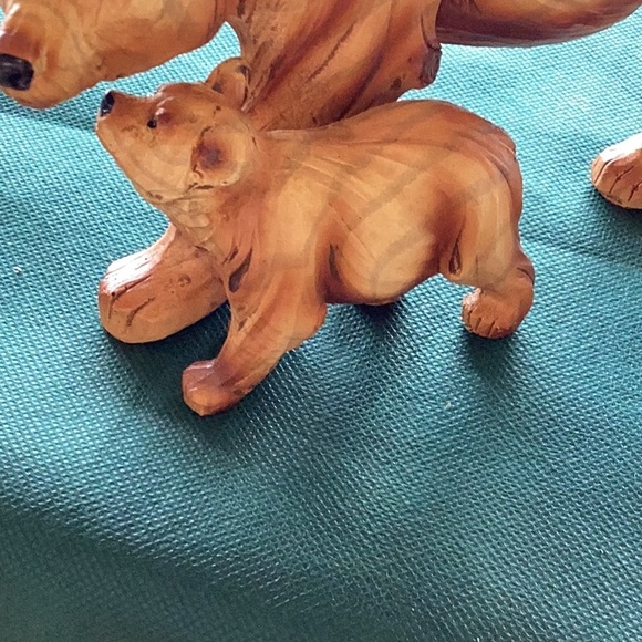 Mama bear with her cub - Picture 8 of 10